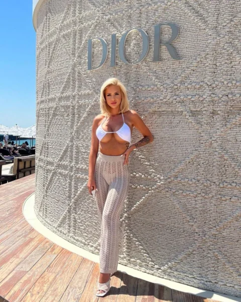 Vikki 5