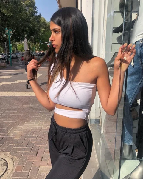 Selena 9